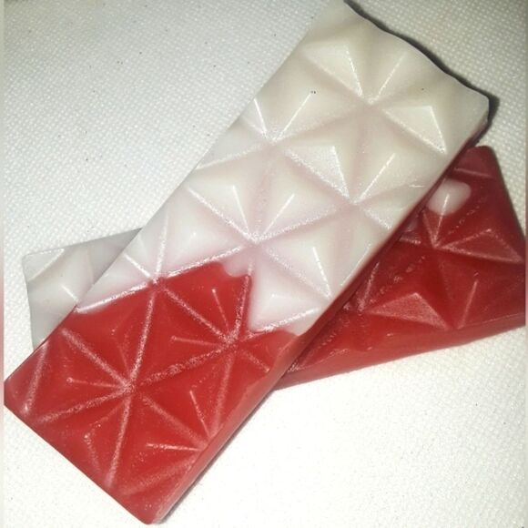 HAND crafted Bloody Vampire waxmelt bar 1pc - Picture 3 of 6